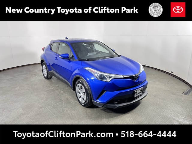2019 Toyota C-HR LE's photo