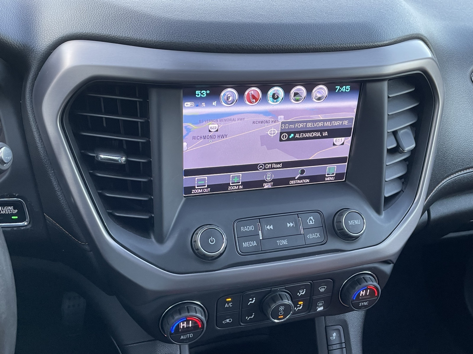 2017 Gmc Acadia SLT photo 17