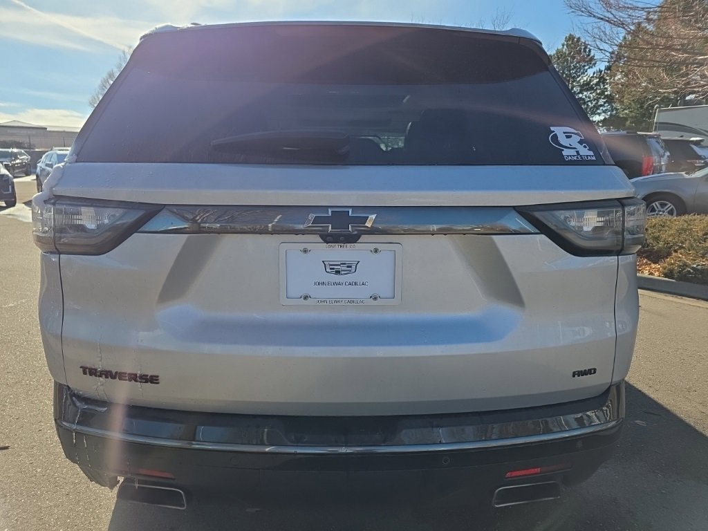 2020 Chevrolet Traverse Premier photo 2