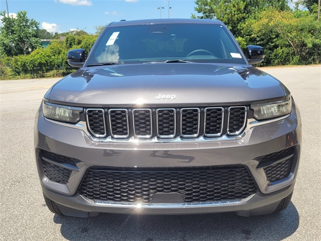 2025 Jeep Grand Cherokee Laredo X photo 2
