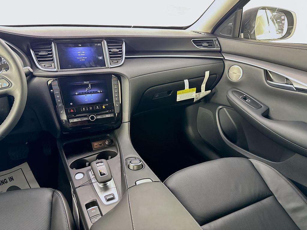 2025 Infiniti QX50 Luxe photo 21