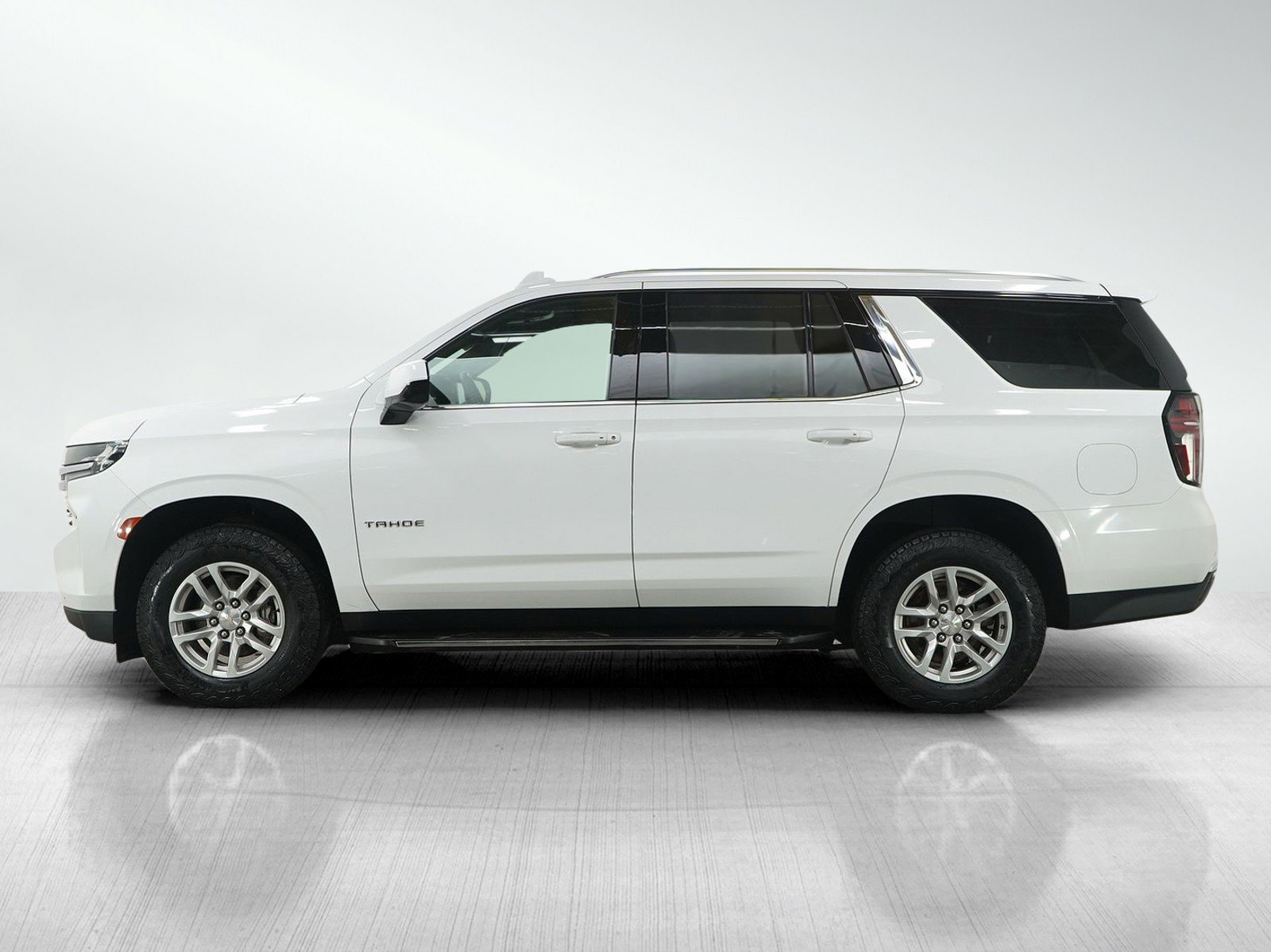 Used 2023 Chevrolet Tahoe LT with VIN 1GNSKNKD6PR305810 for sale in Wayzata, Minnesota