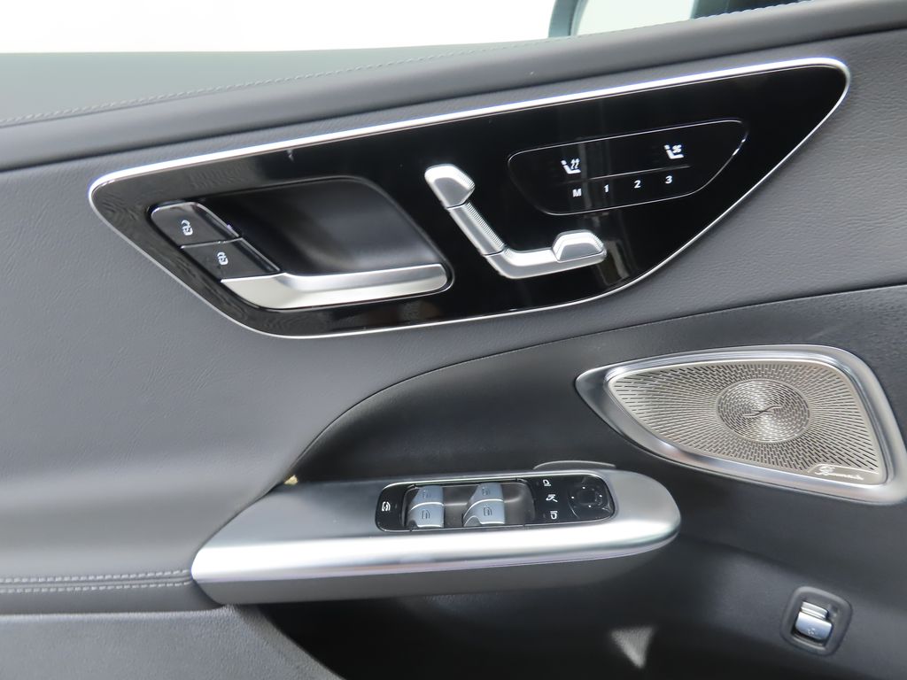 2025 Mercedes Benz C 300 photo 25