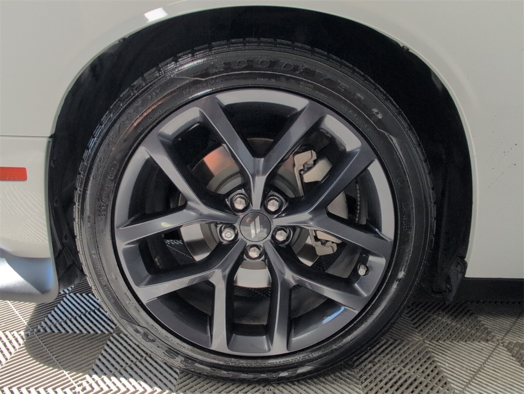 2023 Dodge Challenger R/T photo 15