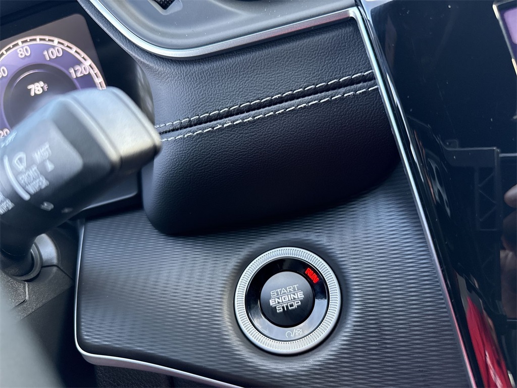 2025 Jeep Grand Cherokee Altitude photo 17