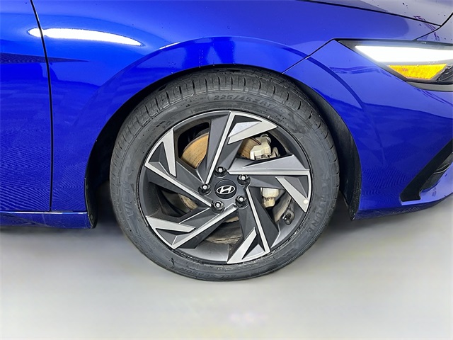 2024 Hyundai Elantra Limited photo 33