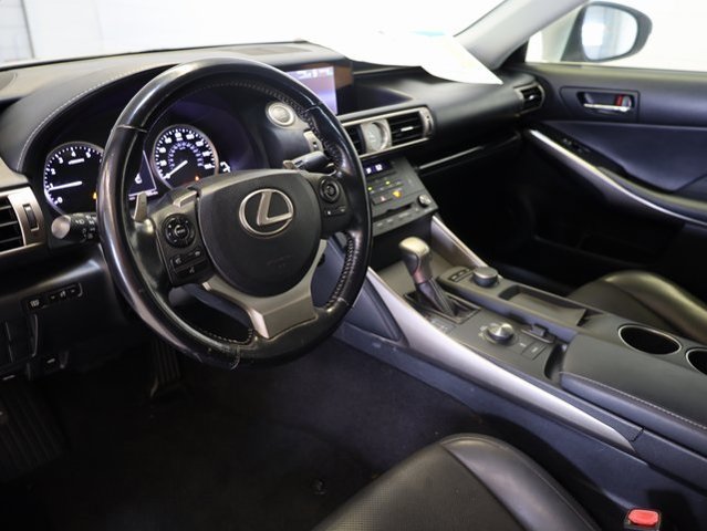 2016 Lexus IS 200t photo 4