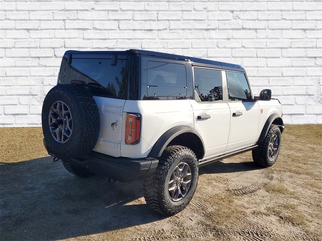 2025 Ford Bronco Badlands photo 2
