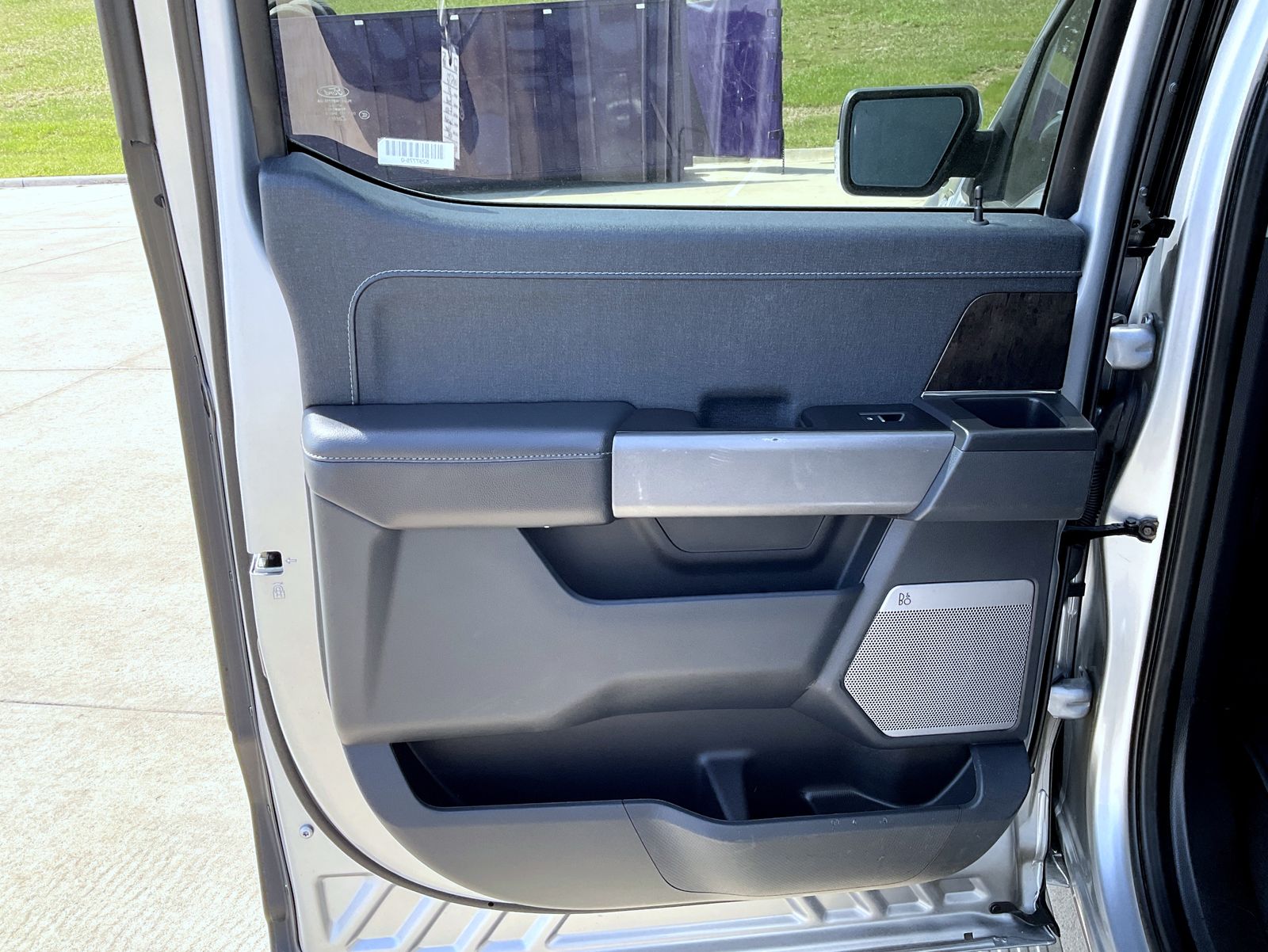 2023 Ford F-150 Lariat photo 20