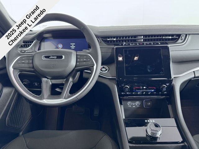 2025 Jeep Grand Cherokee Laredo photo 19