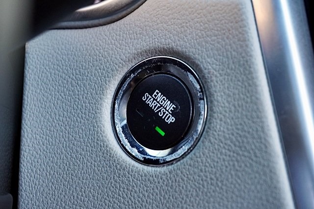 Used 2015 White Cadillac Premium image 31