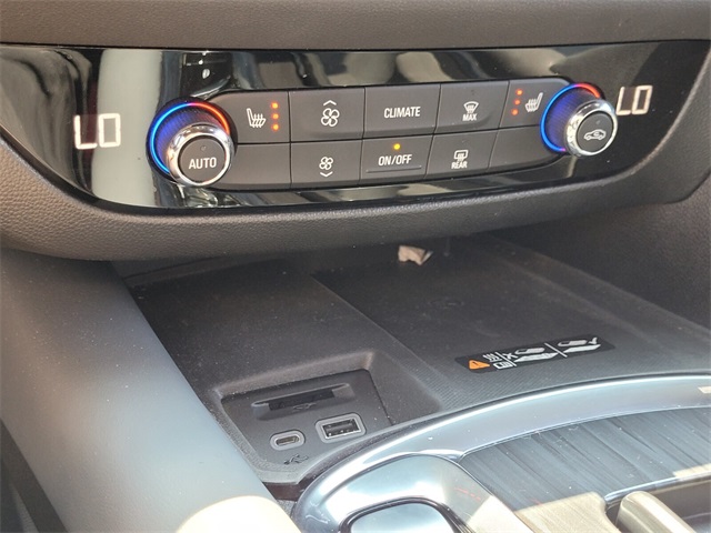 2023 Buick Enclave Essence photo 19