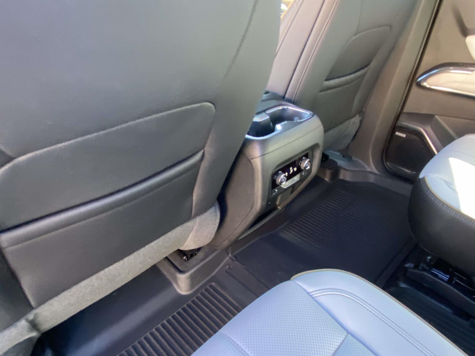 2025 Chevrolet Traverse High Country photo 4