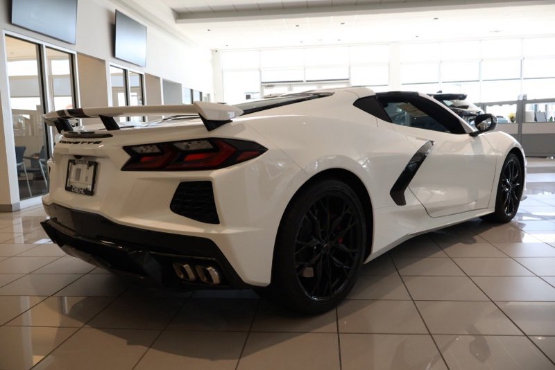 2025 Chevrolet Corvette Stingray 2LT photo 3