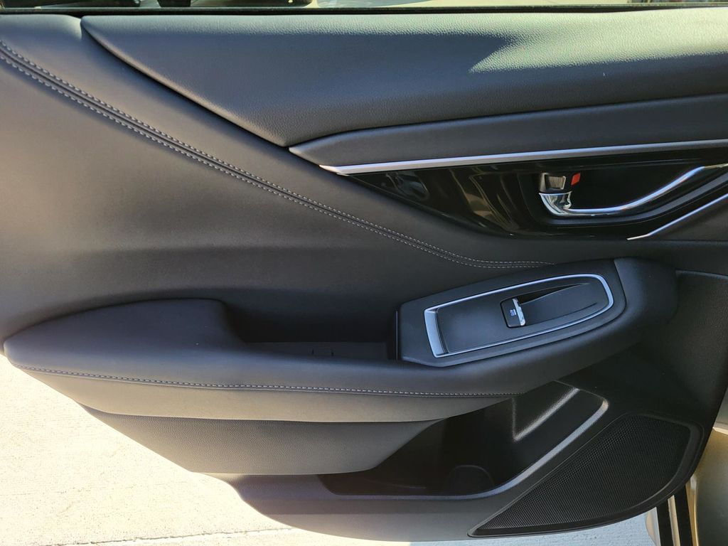 2023 Subaru Outback Touring XT photo 11