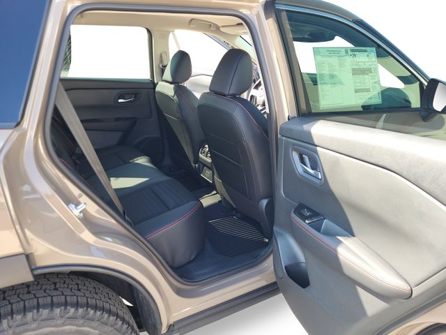 2026 Nissan Rogue SV photo 20