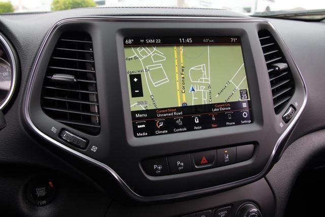 New 2023 Bright White Clear-Coat Exterior Paint Jeep Altitude Lux image 28