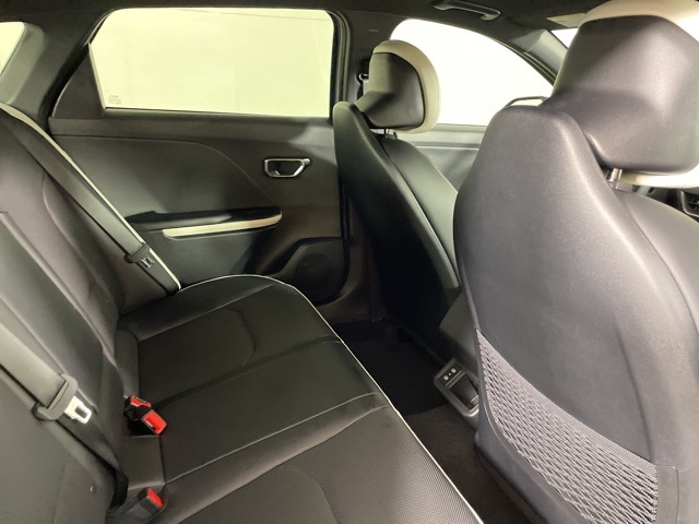 2025 Kia K4 GT-Line photo 17