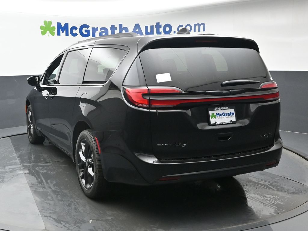2026 Chrysler Pacifica Limited photo 20