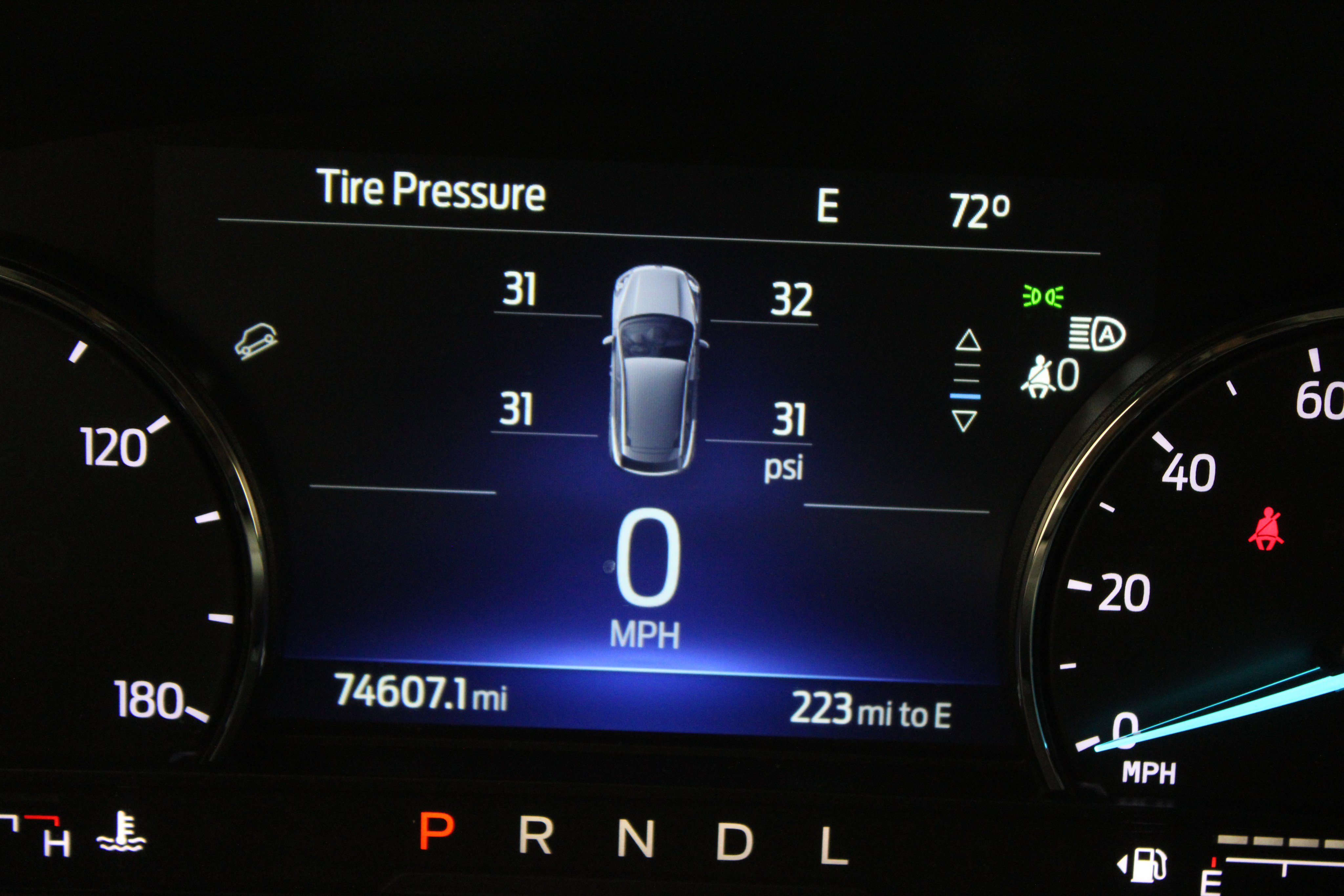 2022 Ford Escape SE Hybrid photo 3