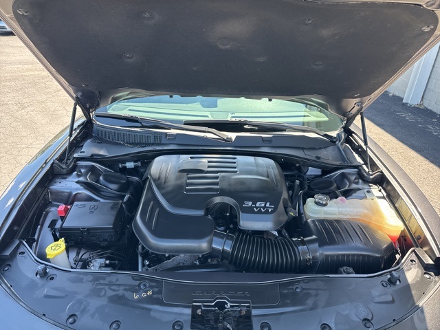 2016 Dodge Charger SE photo 24