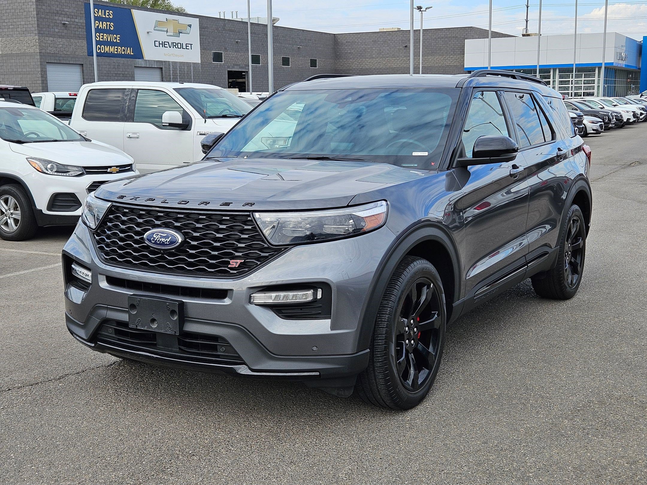 2023 Ford Explorer ST photo 7