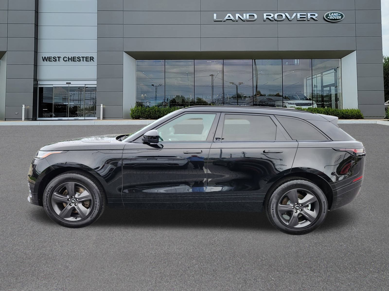 2025 Land Rover Range Rover Velar SE photo 3