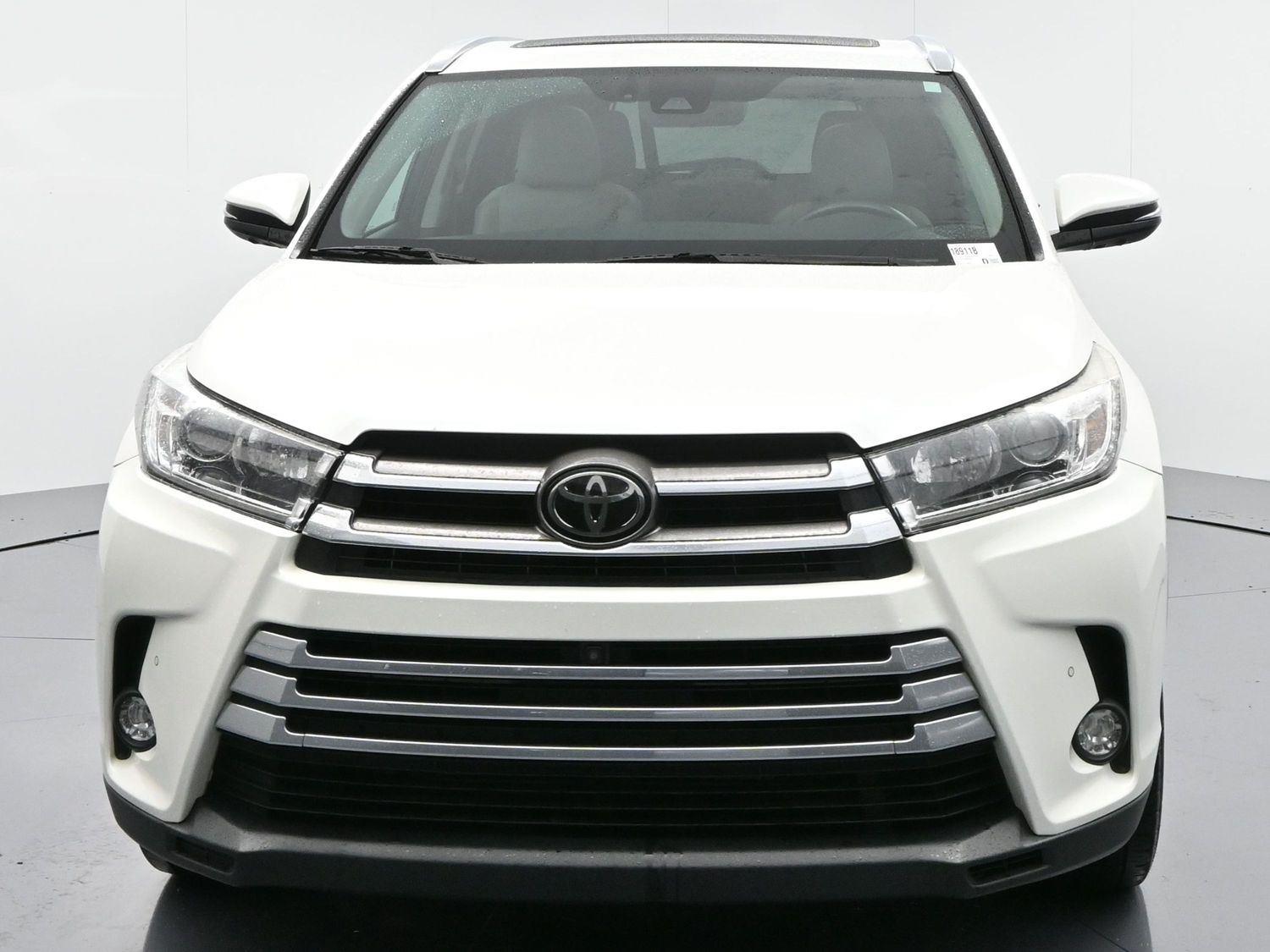 2018 Toyota Highlander Limited Platinum photo 2