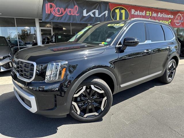 2025 Kia Telluride S photo 3