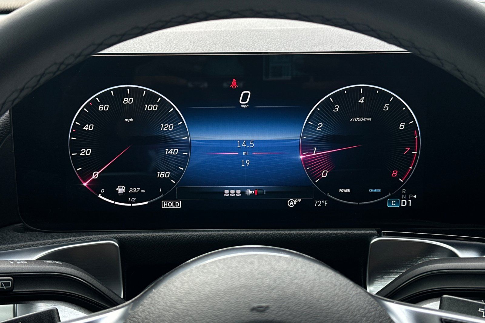 2025 Mercedes Benz GLB 250 photo 4