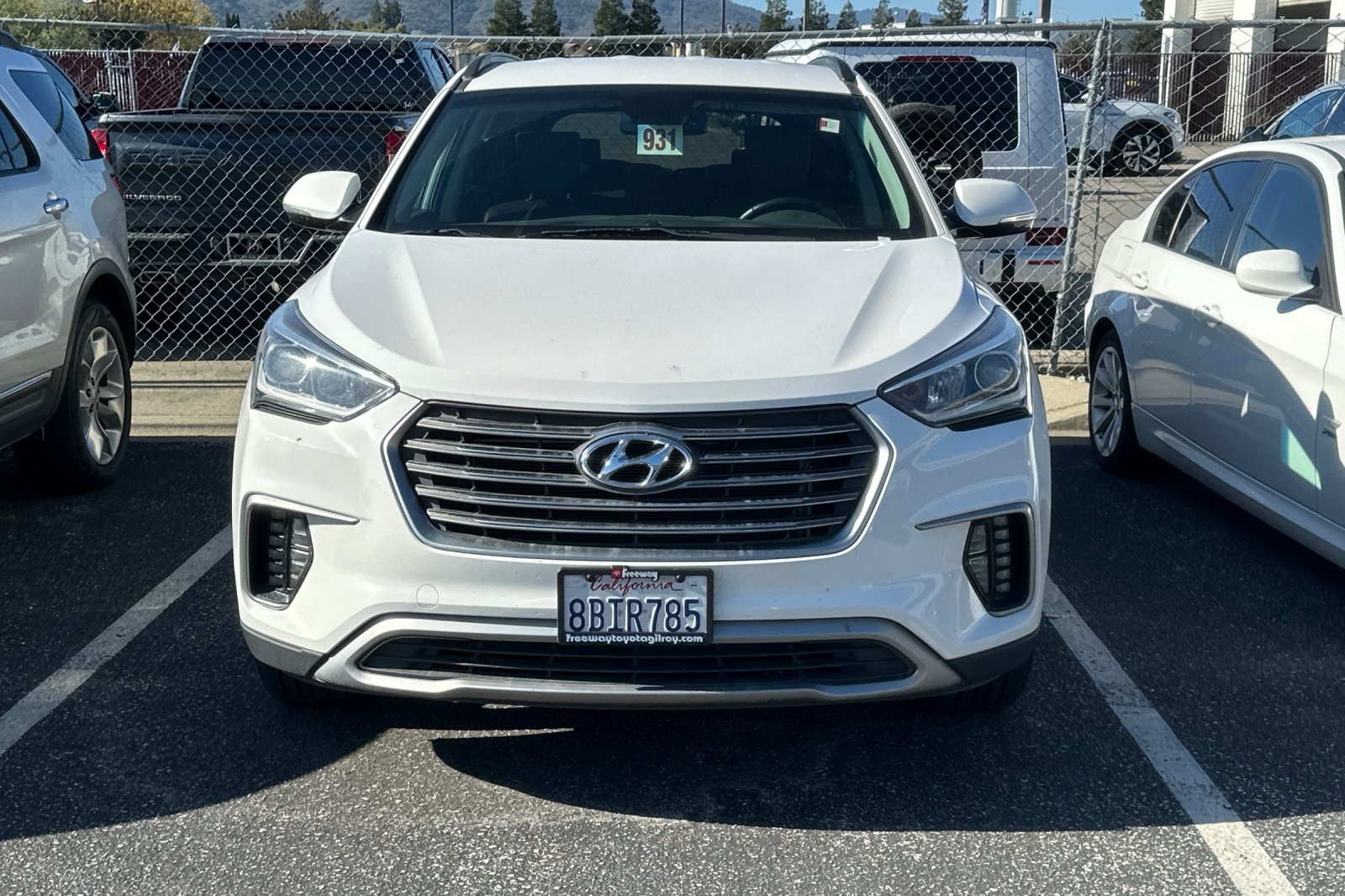 2017 Hyundai Santa Fe SE photo 2