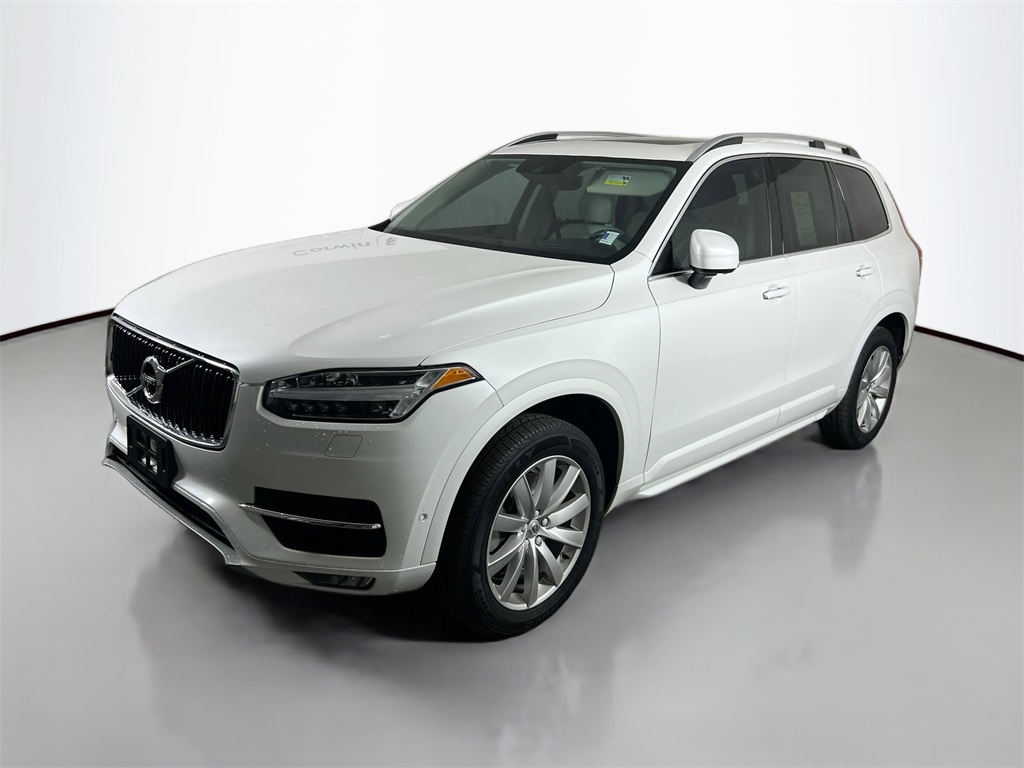 2016 Volvo XC90 T6 Momentum photo 3
