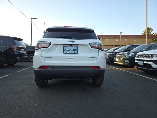 2024 Jeep Compass Latitude photo 6