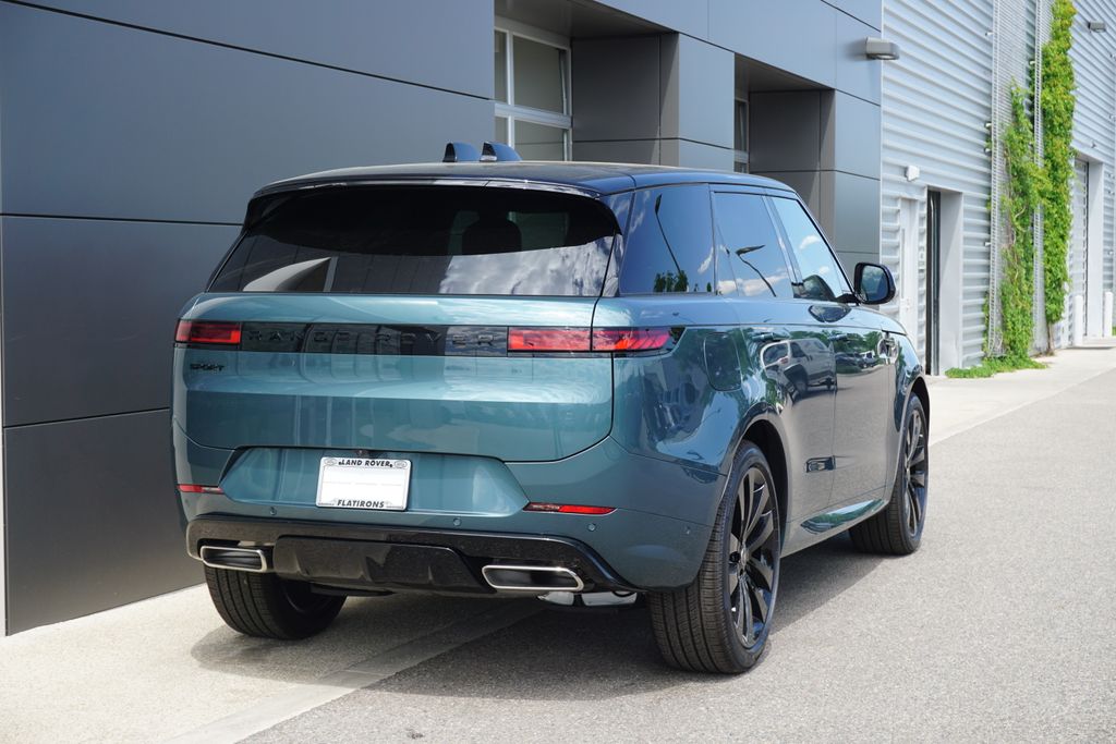 2025 Land Rover Range Rover Sport SE photo 2