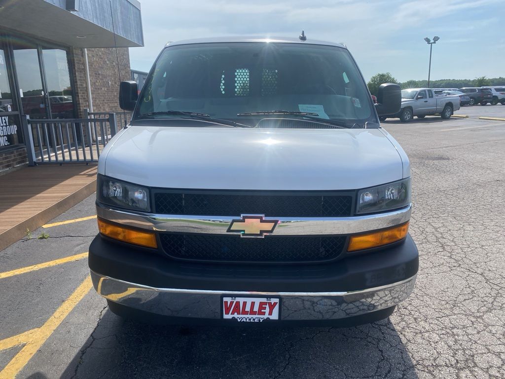 2023 Chevrolet Express 2500 Work Van Cargo photo 2