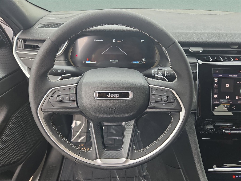 2025 Jeep Grand Cherokee Laredo photo 12