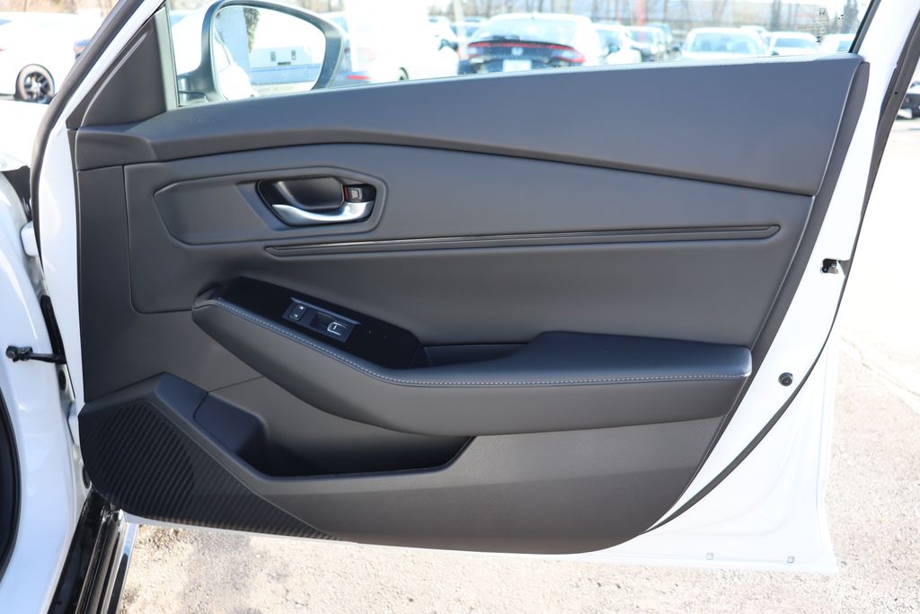 2025 Honda Accord Hybrid Touring photo 19