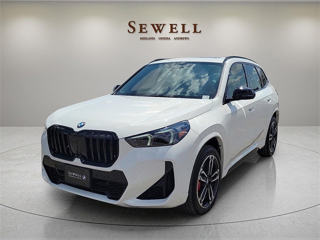 2026 BMW X1 28i's photo