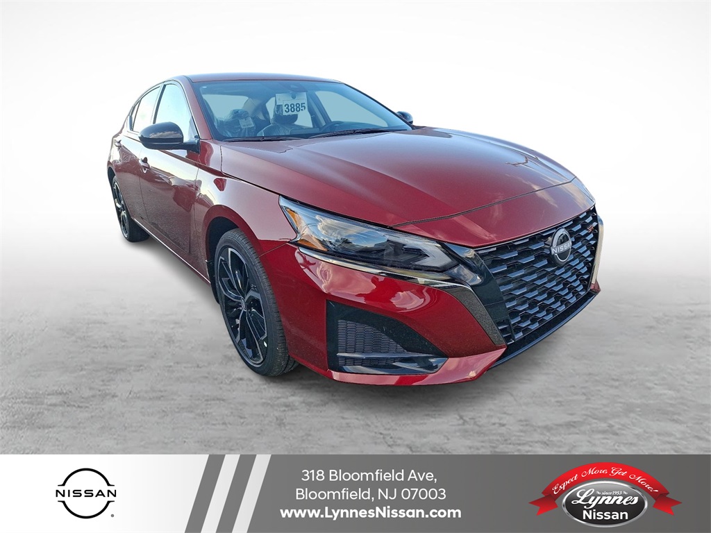 2025 Nissan Altima SR's photo