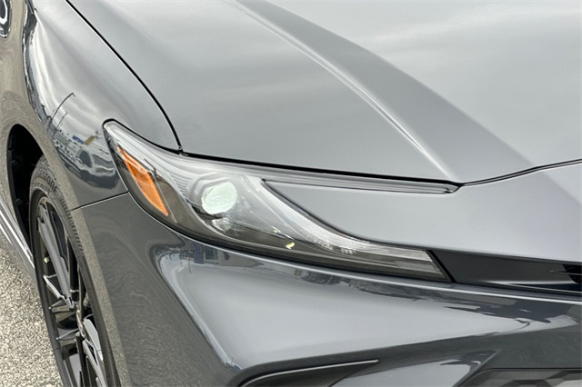 2025 Toyota Camry SE photo 28