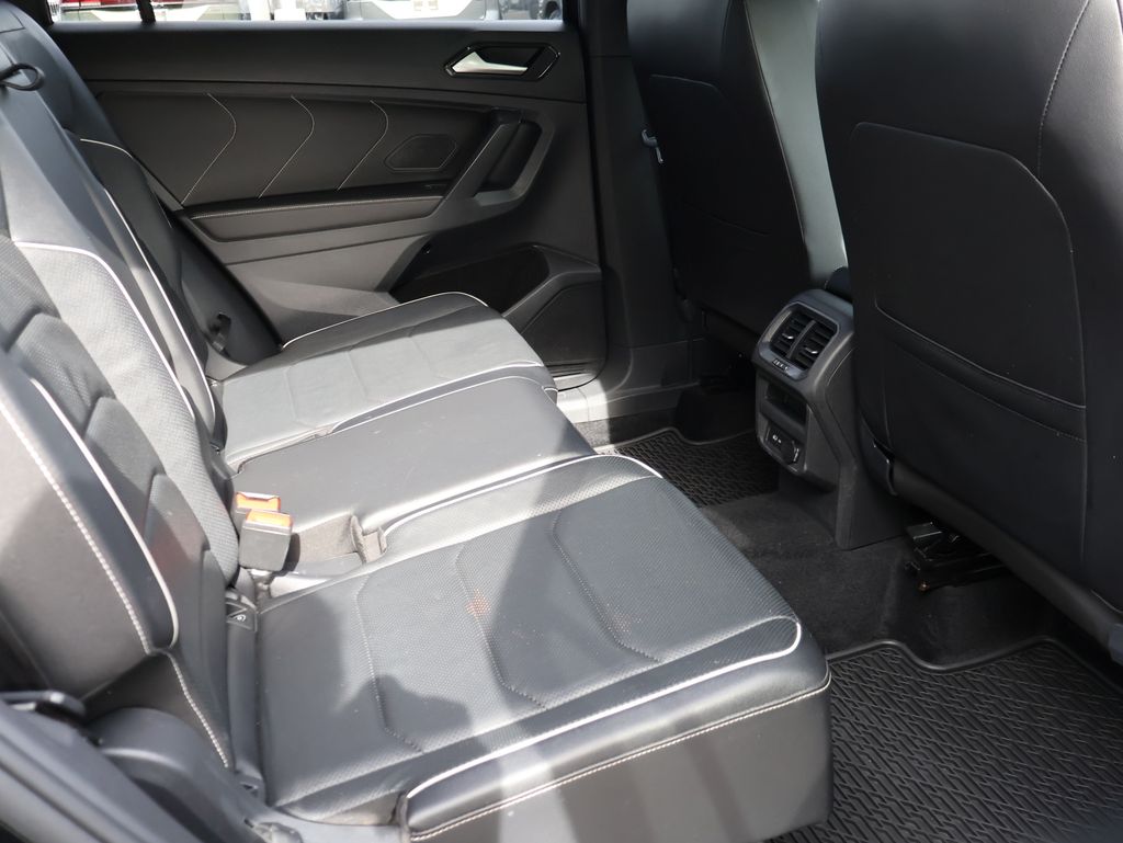 2022 Volkswagen Tiguan SEL Premium R-Line photo 13