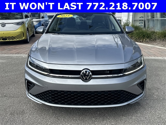 2025 Volkswagen Jetta 1.5T SE photo 2