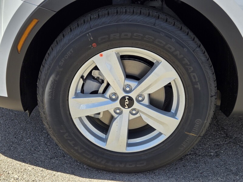 2025 Kia Sorento LX photo 2
