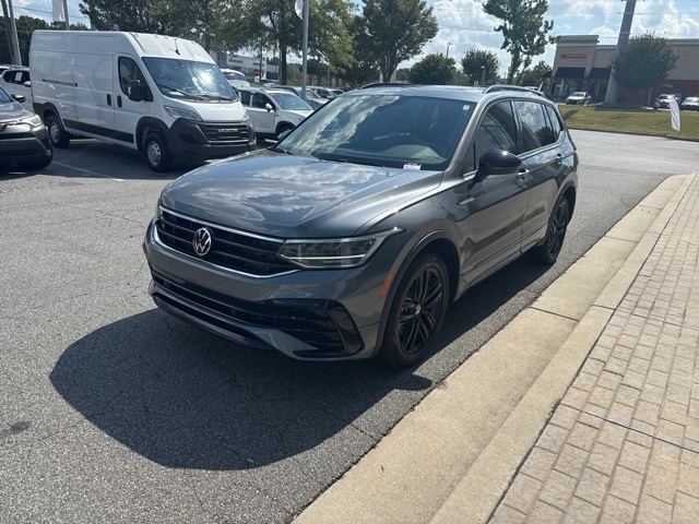 2022 Volkswagen Tiguan SE R-Line Black photo 2