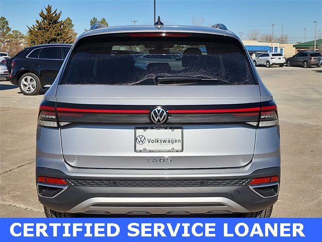 2025 Volkswagen Taos SE photo 2