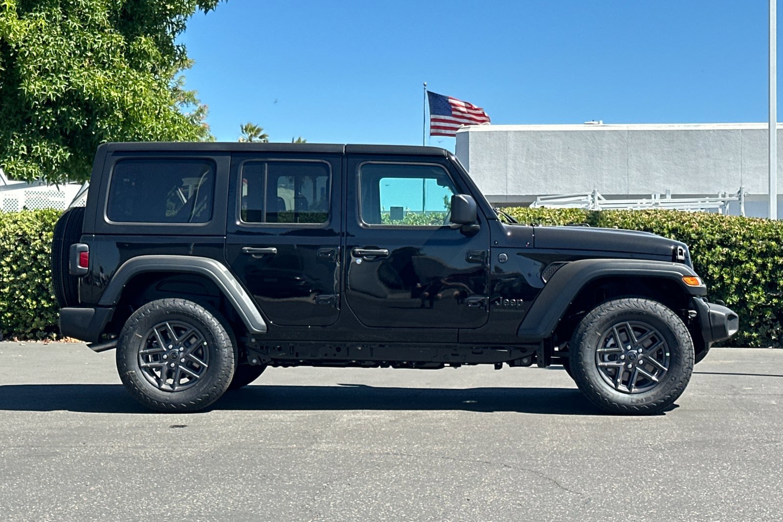 2025 Jeep Wrangler Sport S photo 3