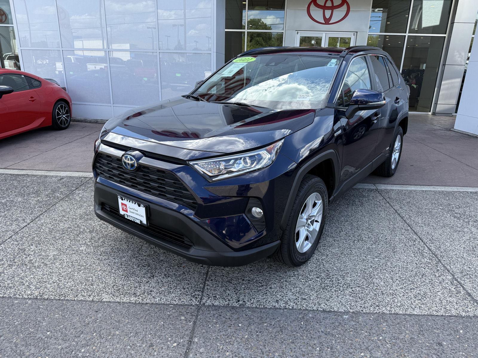 2021 Toyota RAV4 Hybrid XLE photo 2