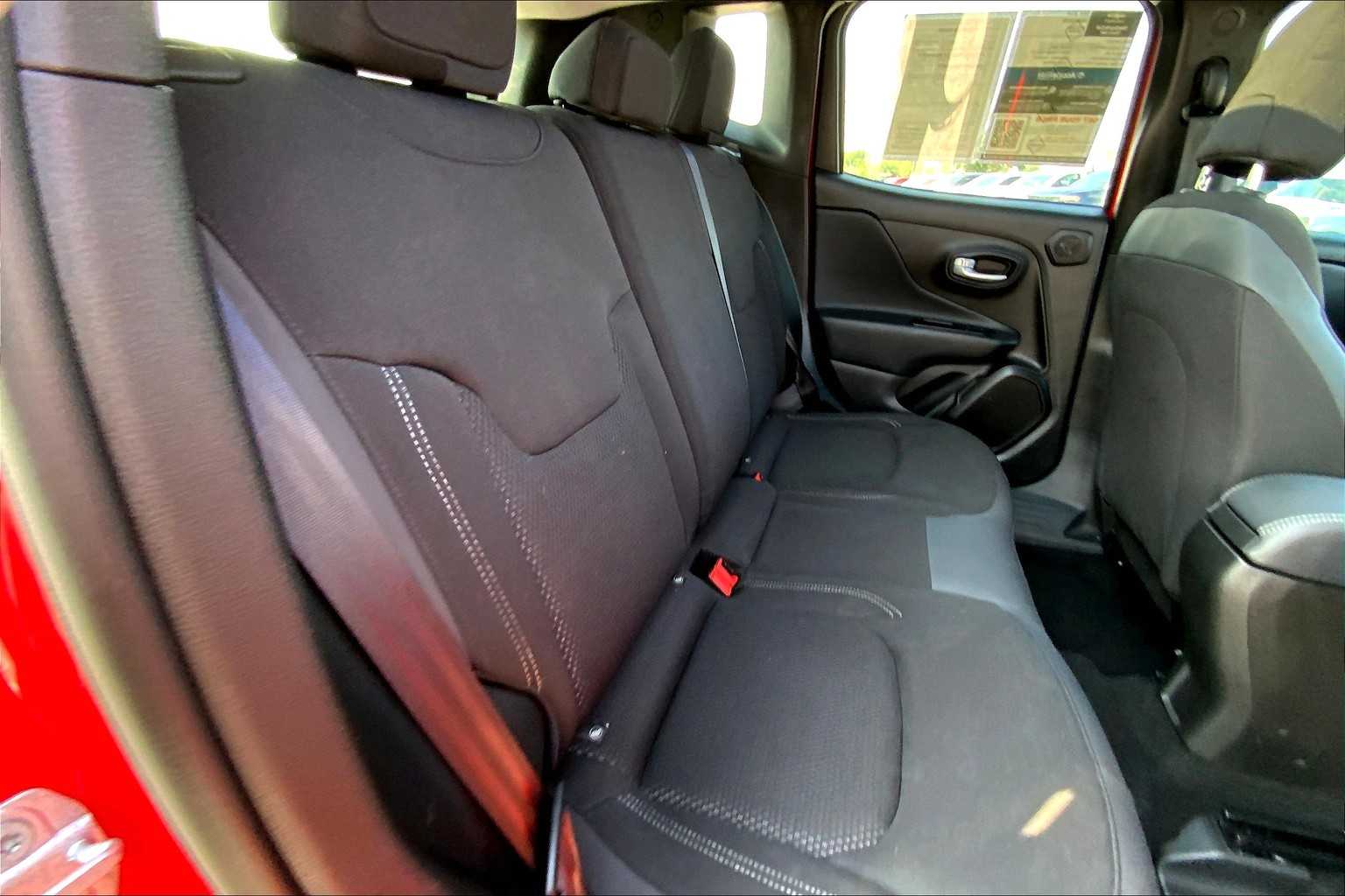 2023 Jeep Renegade Latitude photo 18