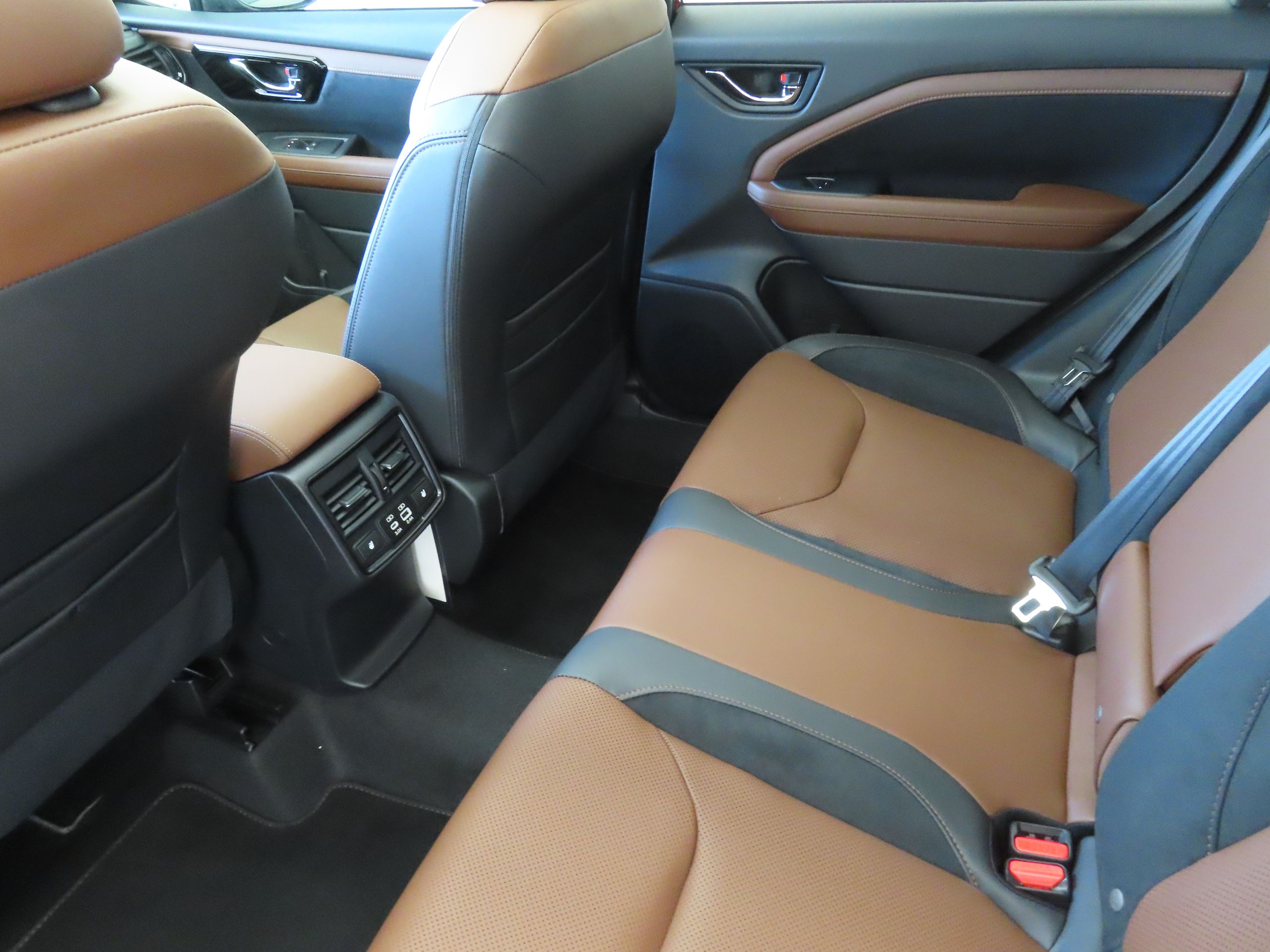 2025 Subaru Forester Touring photo 20