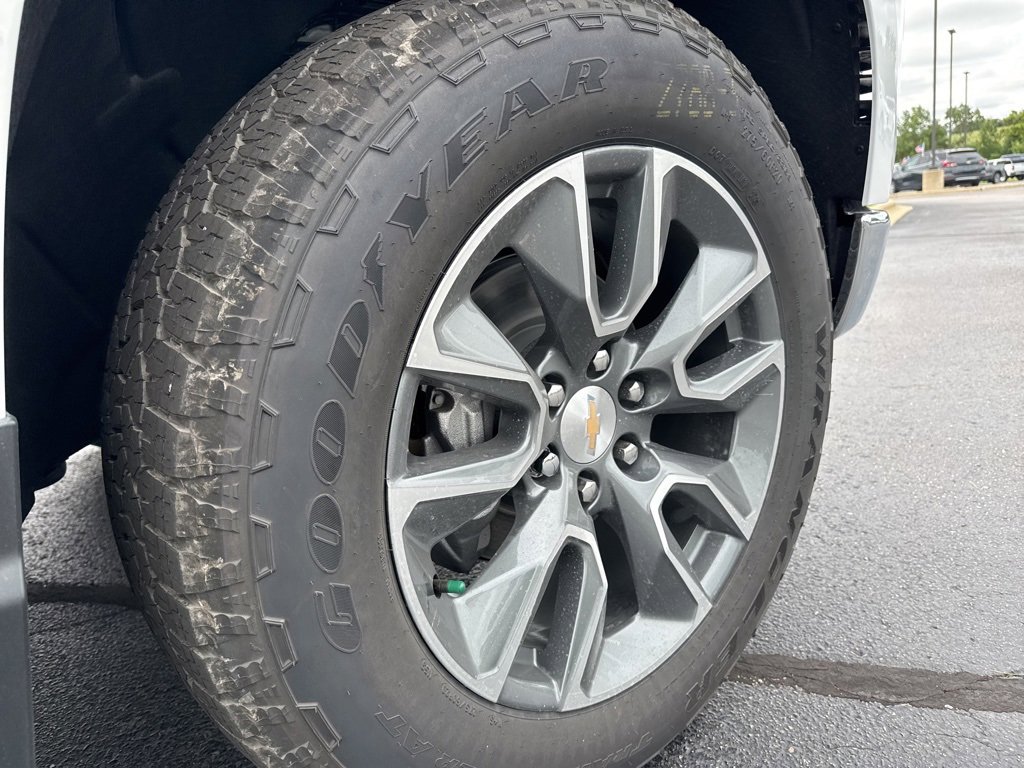 2026 Chevrolet Silverado 1500 LT photo 9
